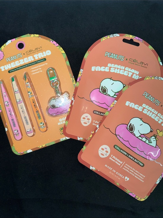 Peanuts Other - SNOOPY On The Beach Peanuts Tweezer Trio, Beach Glow Face Masks BONUS KEYCHAIN